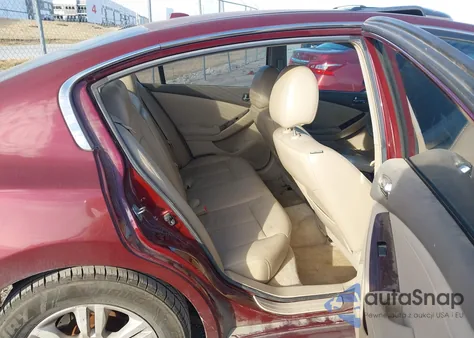 2010 Nissan Altima 2.5 S z USA, uszkodzony, nr VIN 1N4AL2AP9AC190535